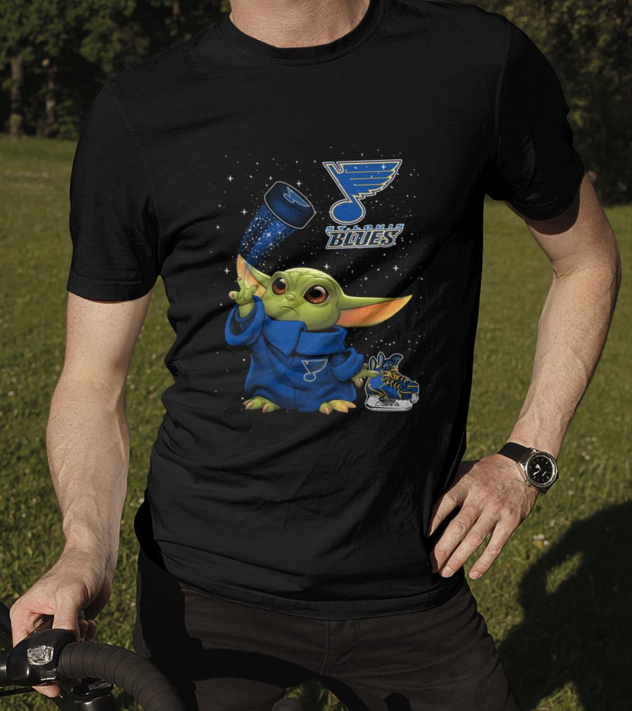 St Louis Blues Baby Yoda Holding Hockey Puck With Logo And Skates T-Shirt
