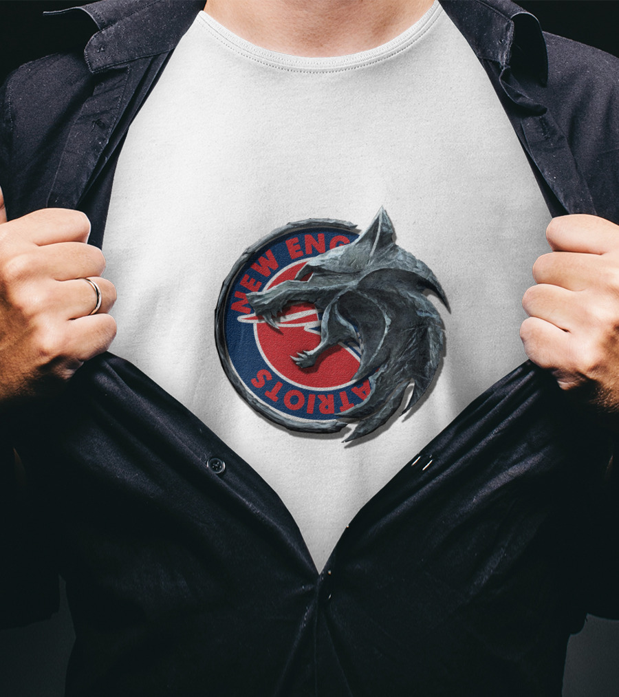New England Patriots Wolf Head Emblem Crossover Cht1Twnfl2021 T-Shirt