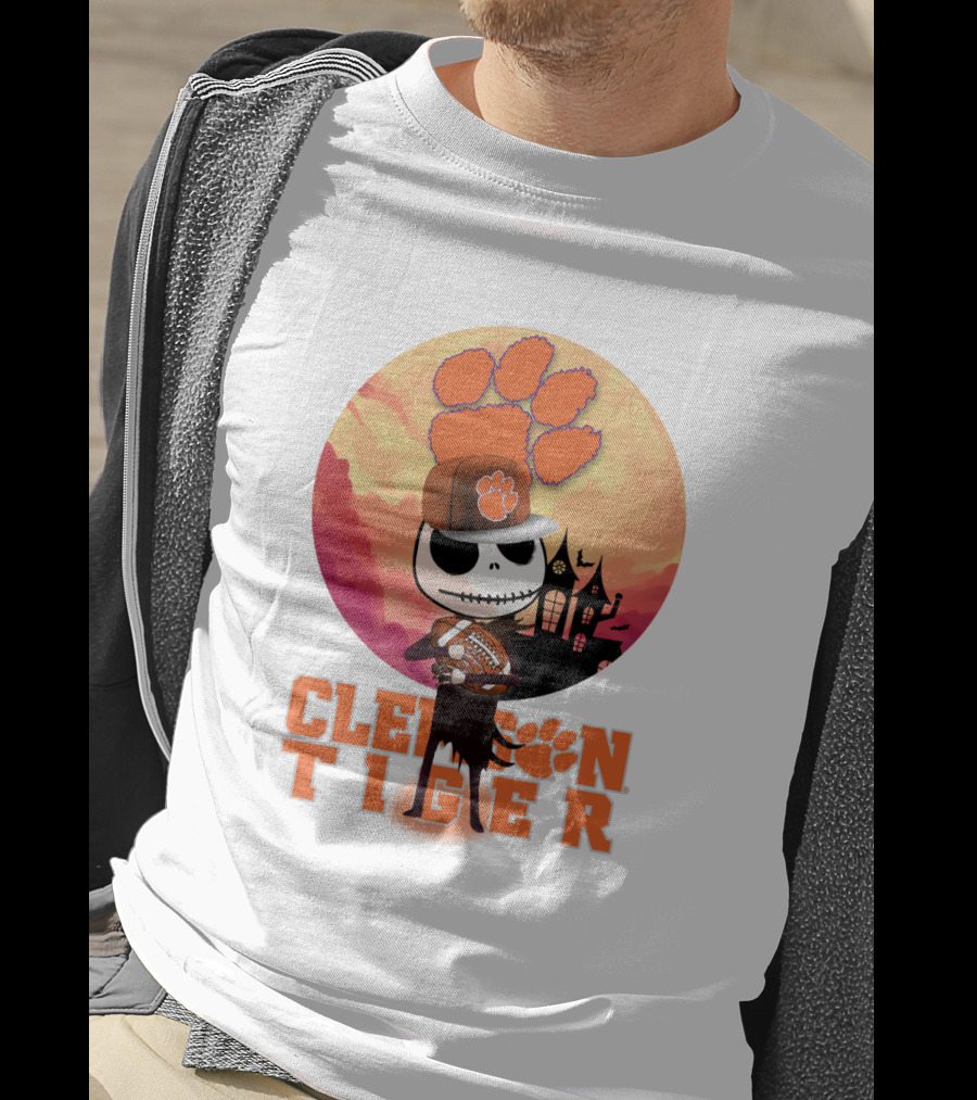 Clemson Tiger Skeleton Football Halloween Scene T-Shirt