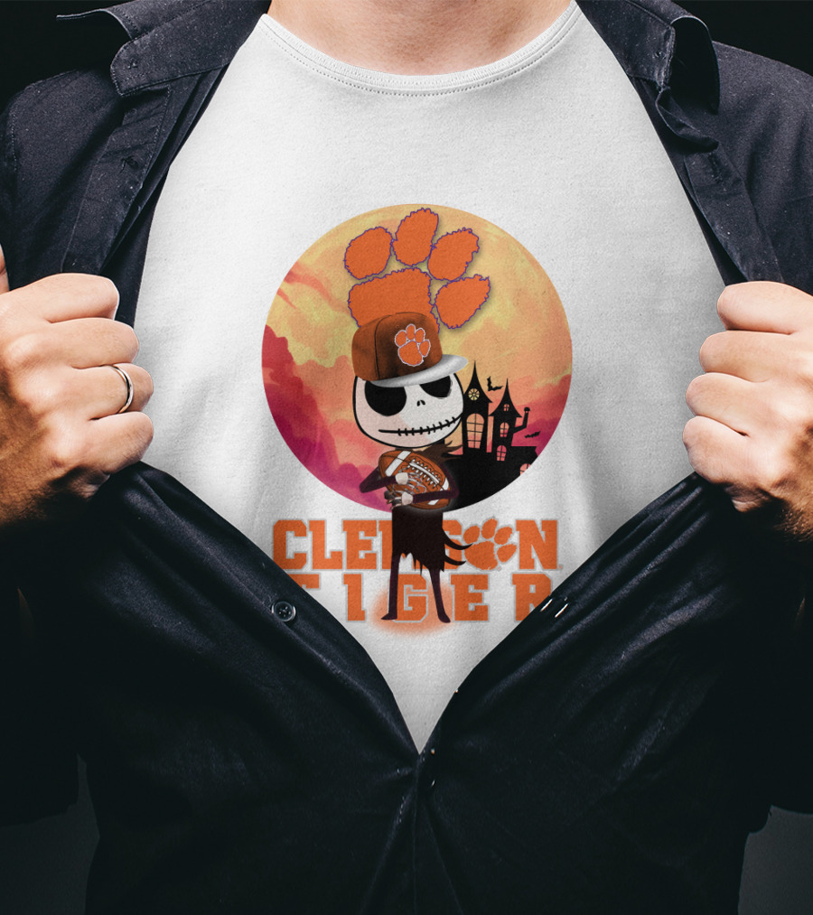 Clemson Tiger Skeleton Football Halloween Scene T-Shirt
