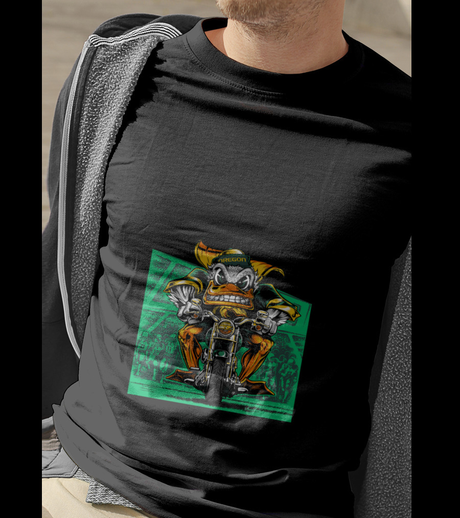 Oregon Duck Riding Motorcycle Bold 2007 Retro Style T-Shirt