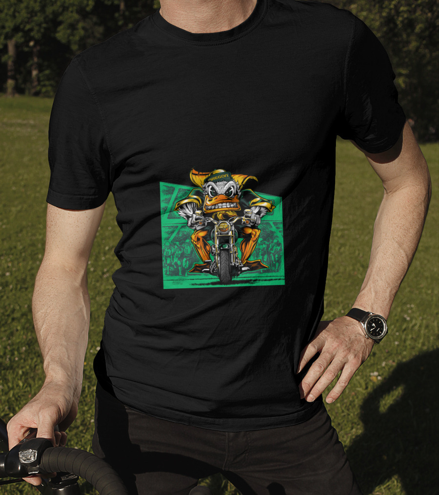 Oregon Duck Riding Motorcycle Bold 2007 Retro Style T-Shirt