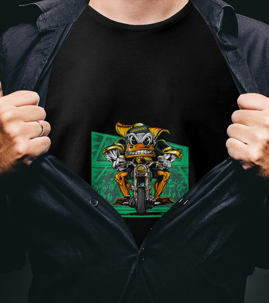 Oregon Duck Riding Motorcycle Bold 2007 Retro Style T-Shirt