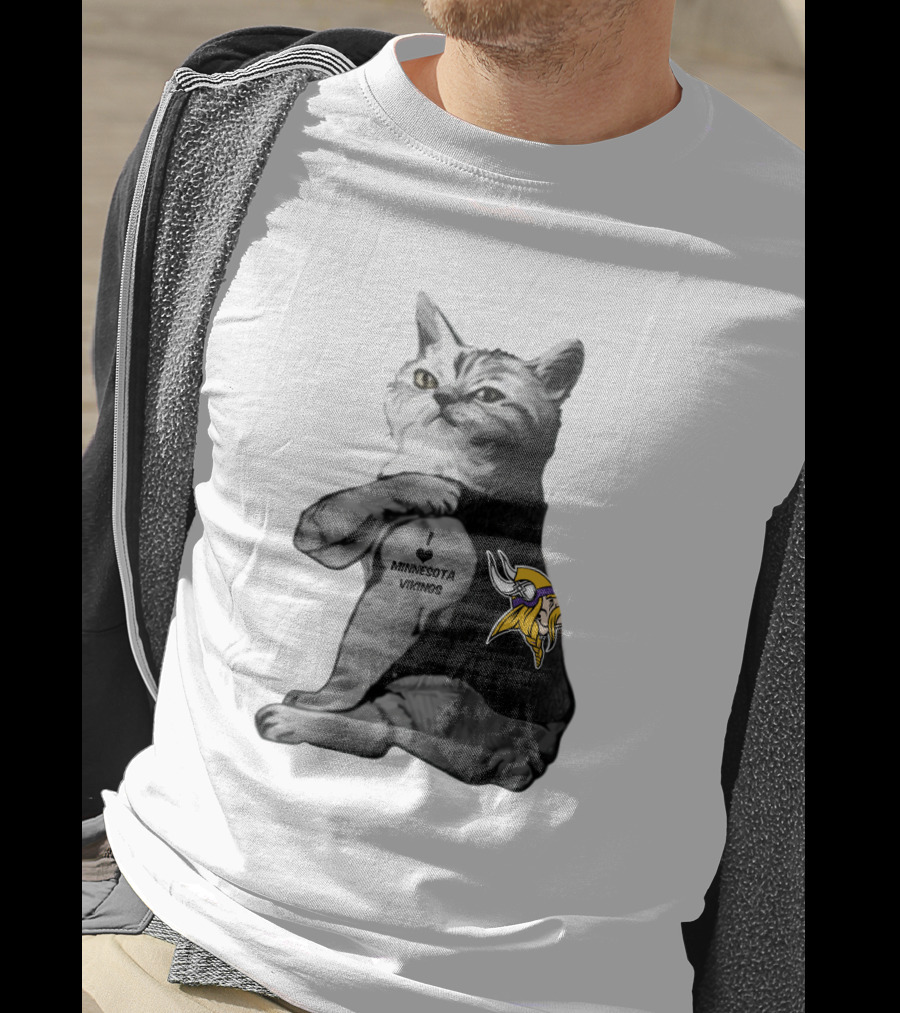 Minnesota Vikings Cat Hugging Football With Logo T-Shirt