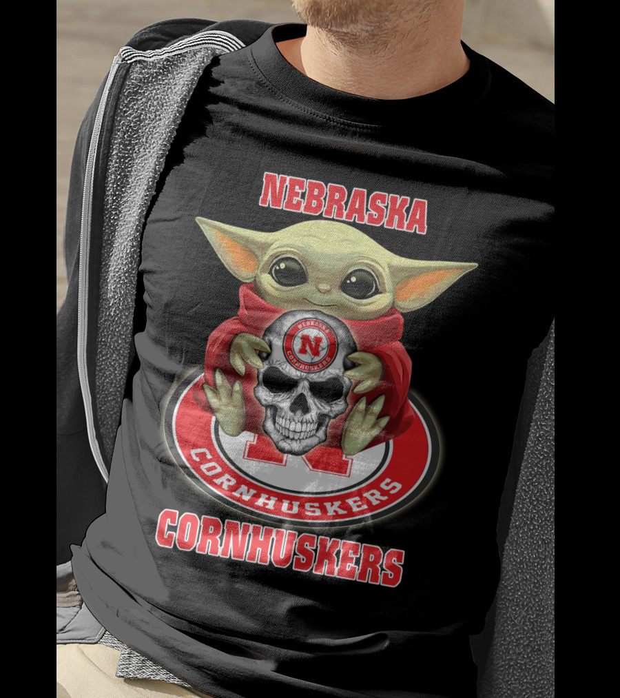 Nebraska Cornhuskers Baby Alien Holding Skull Logo Yd1404 T-Shirt