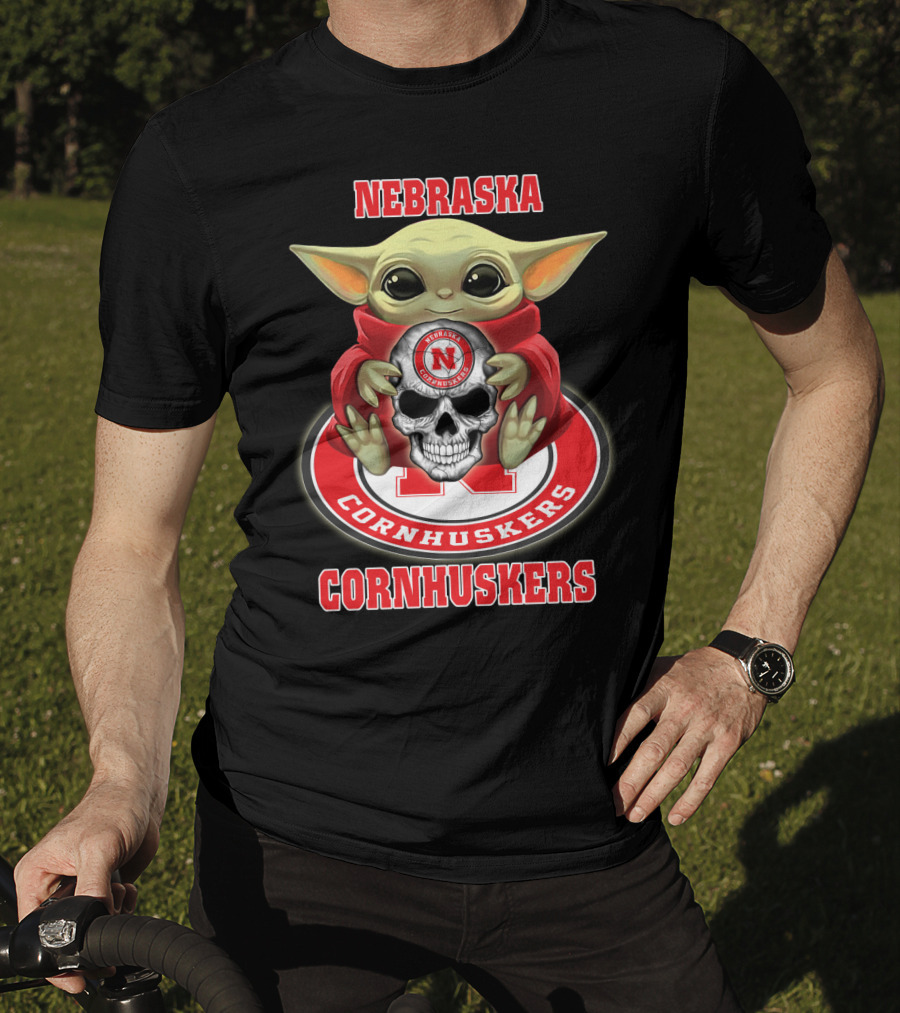 Nebraska Cornhuskers Baby Alien Holding Skull Logo Yd1404 T-Shirt