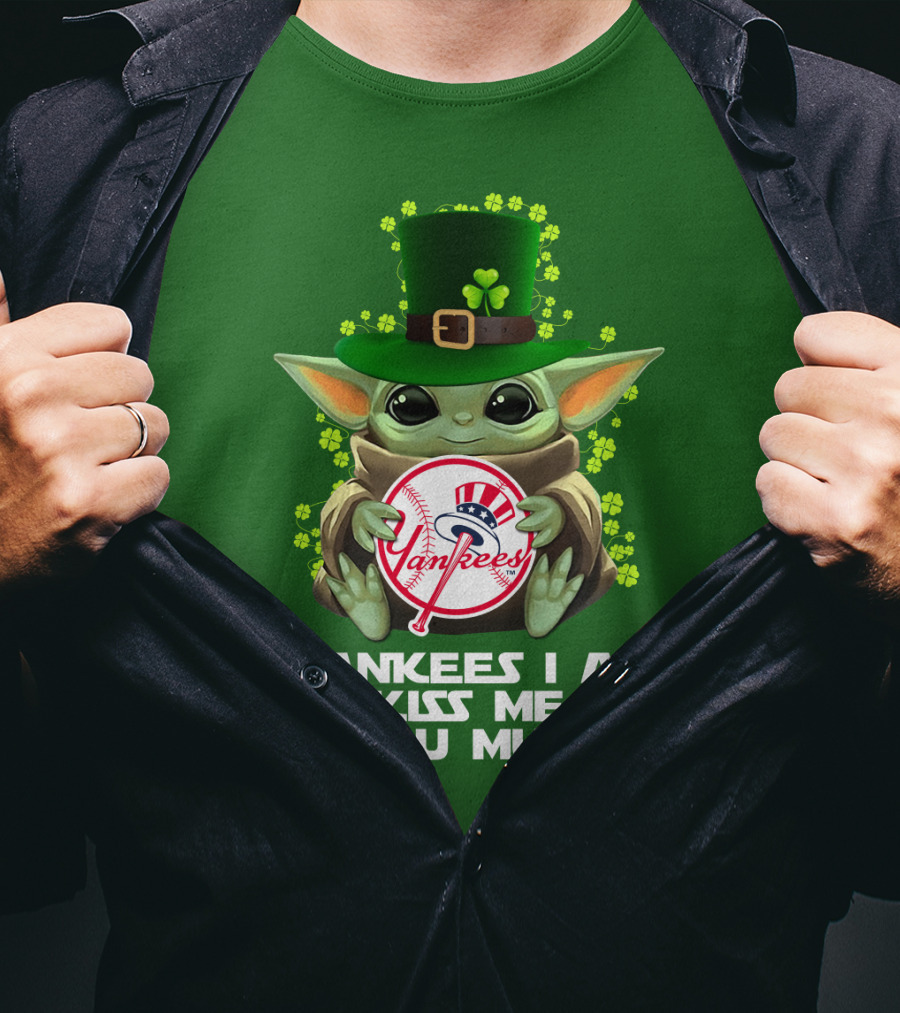 Yankees I Am Kiss Me You Must Mlb 44 Nyy T-Shirt