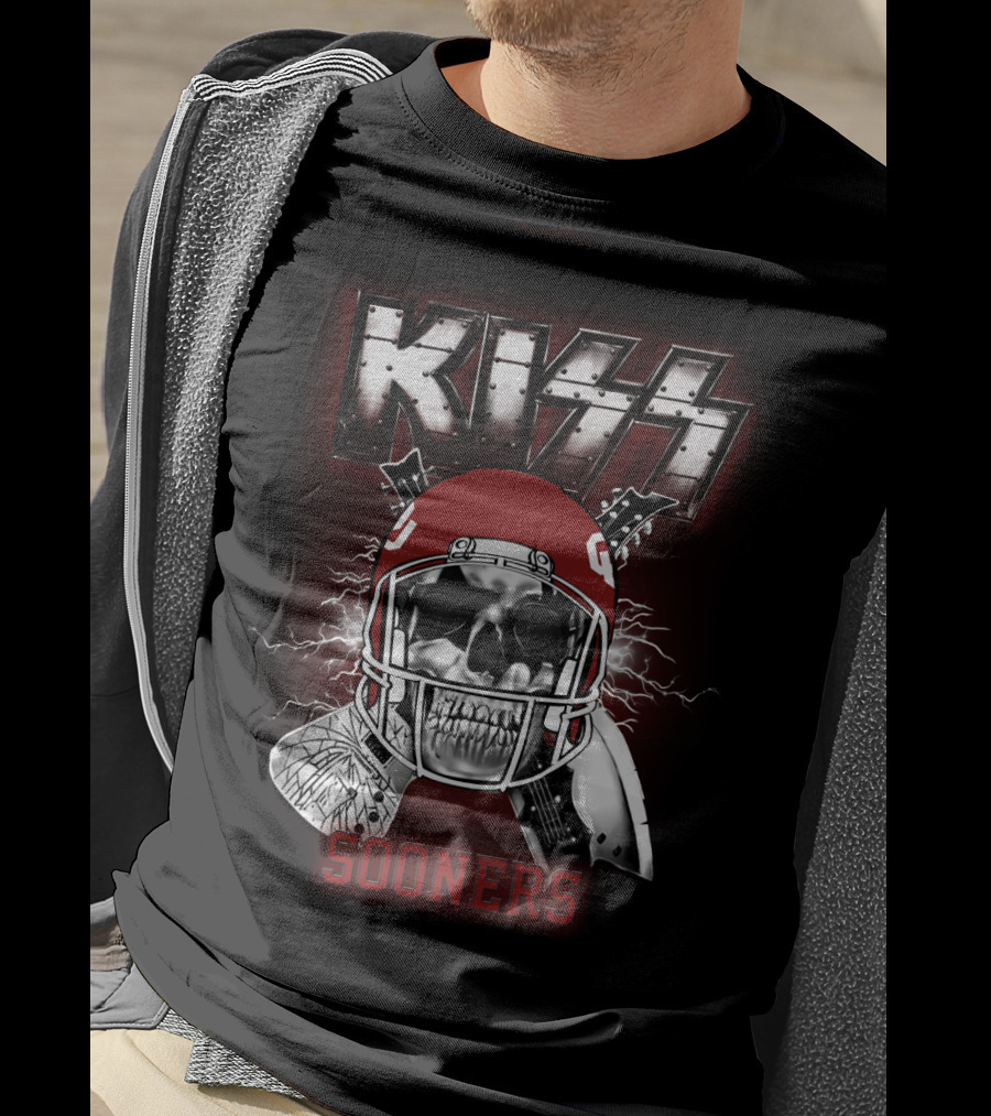 Kiss Sooners Football Skull Helmet T-Shirt