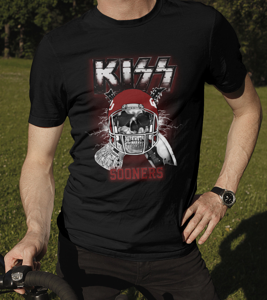 Kiss Sooners Football Skull Helmet T-Shirt