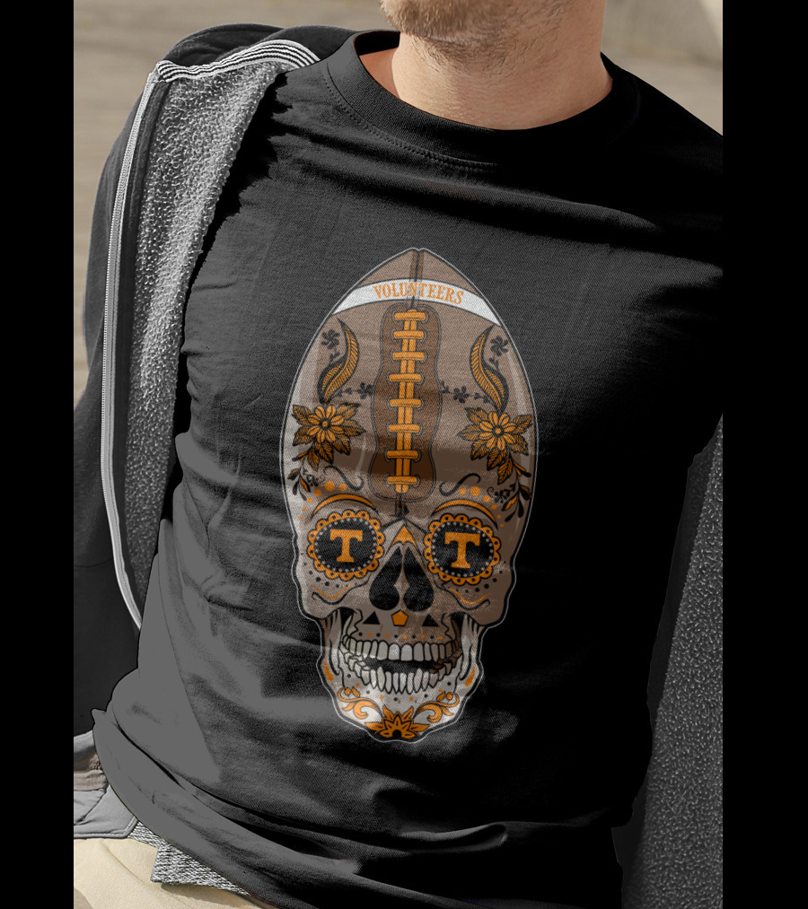Volunteers T T Football Skull T-Shirt