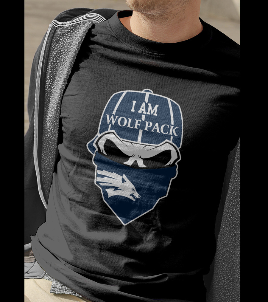 I Am Wolf Pack Skull Nevada Wolf Pack T-Shirt