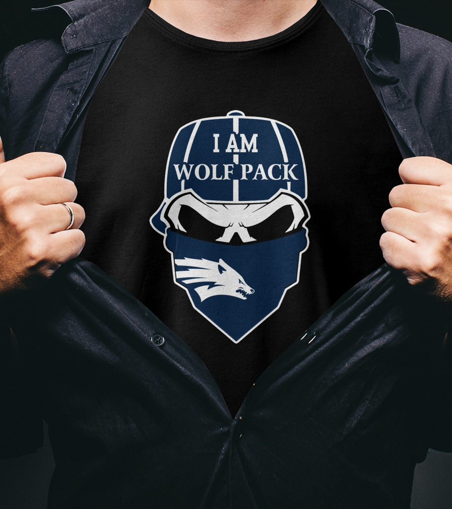 I Am Wolf Pack Skull Nevada Wolf Pack T-Shirt