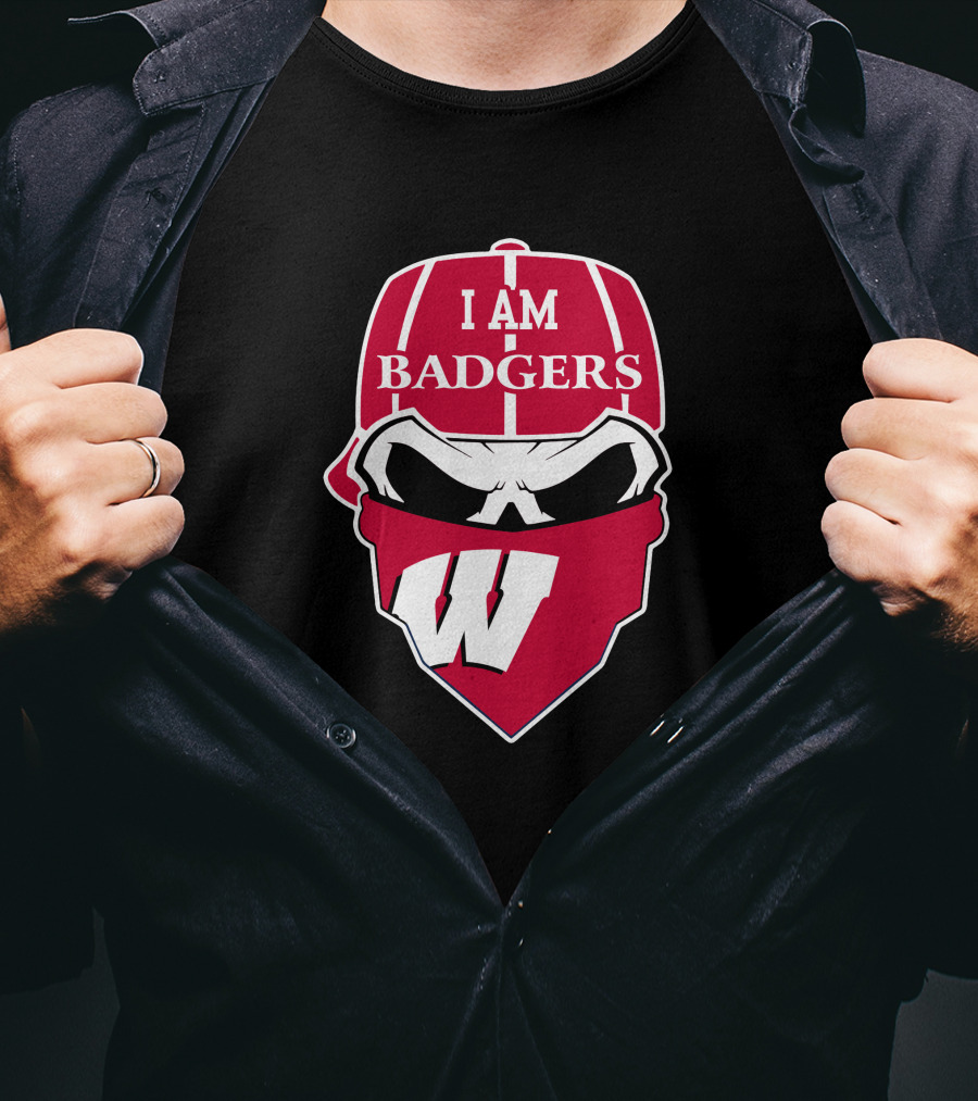 I Am Badgers Wisconsin Skull W T-Shirt