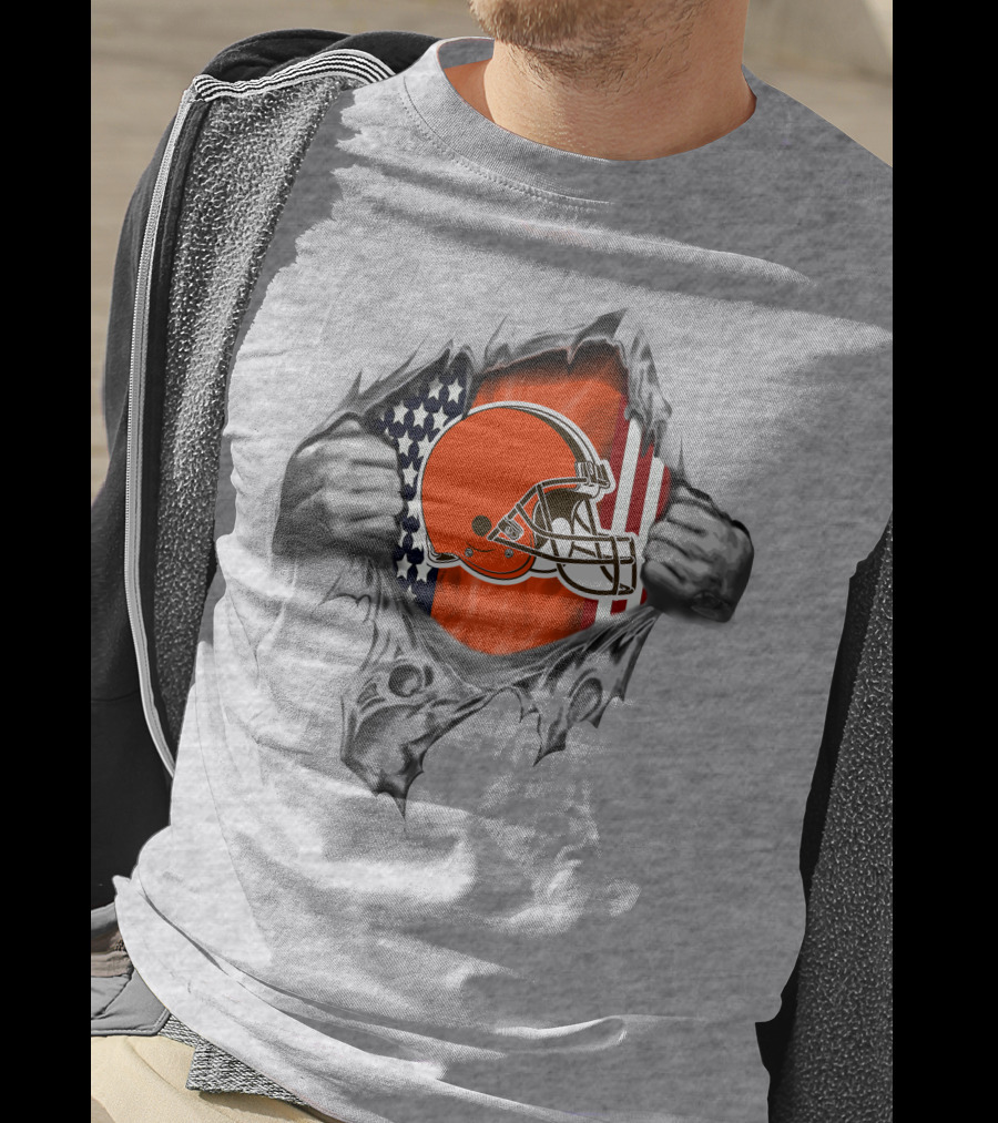 Cleveland Browns Helmet Ripped American Flag T-Shirt