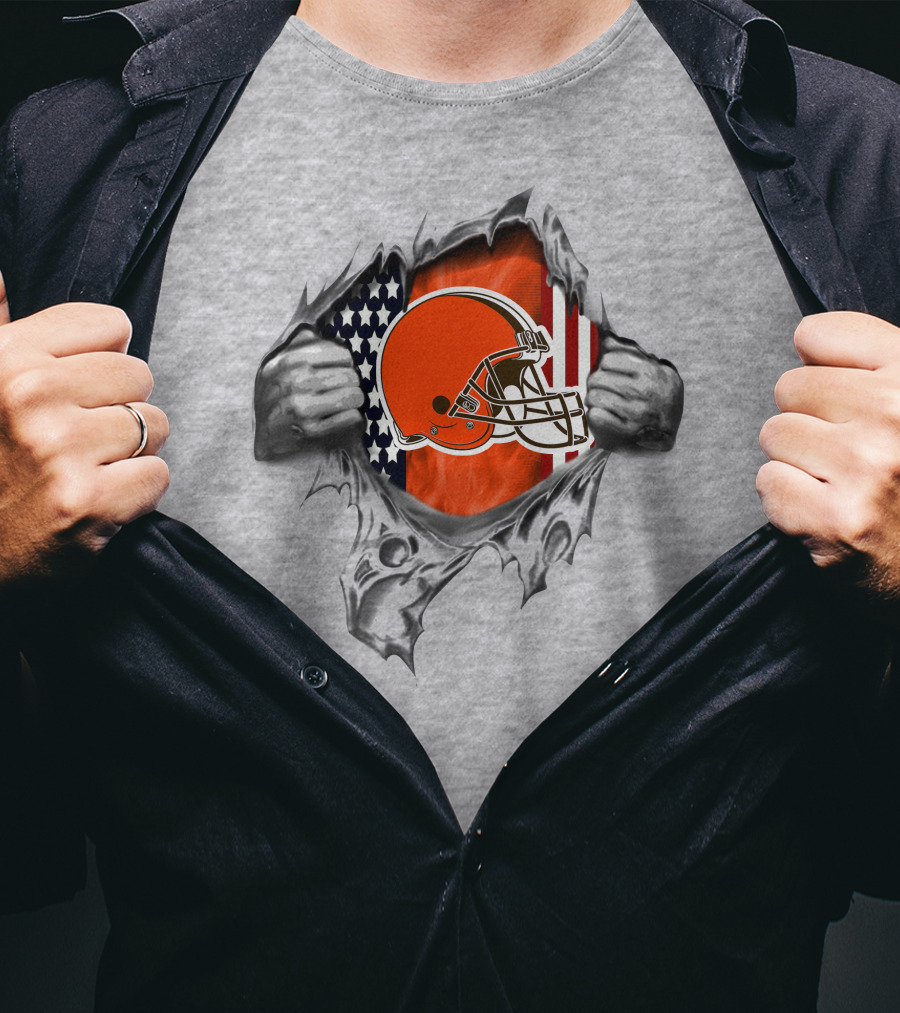 Cleveland Browns Helmet Over American Flag Background With Grayscale Ripped Effect T-Shirt
