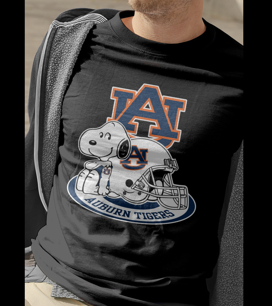 Auburn Tigers Snoopy Au Football Helmet T-Shirt