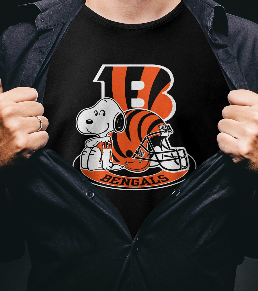 Cincinnati Bengals Snoopy Football Helmet Number One Fan T-Shirt