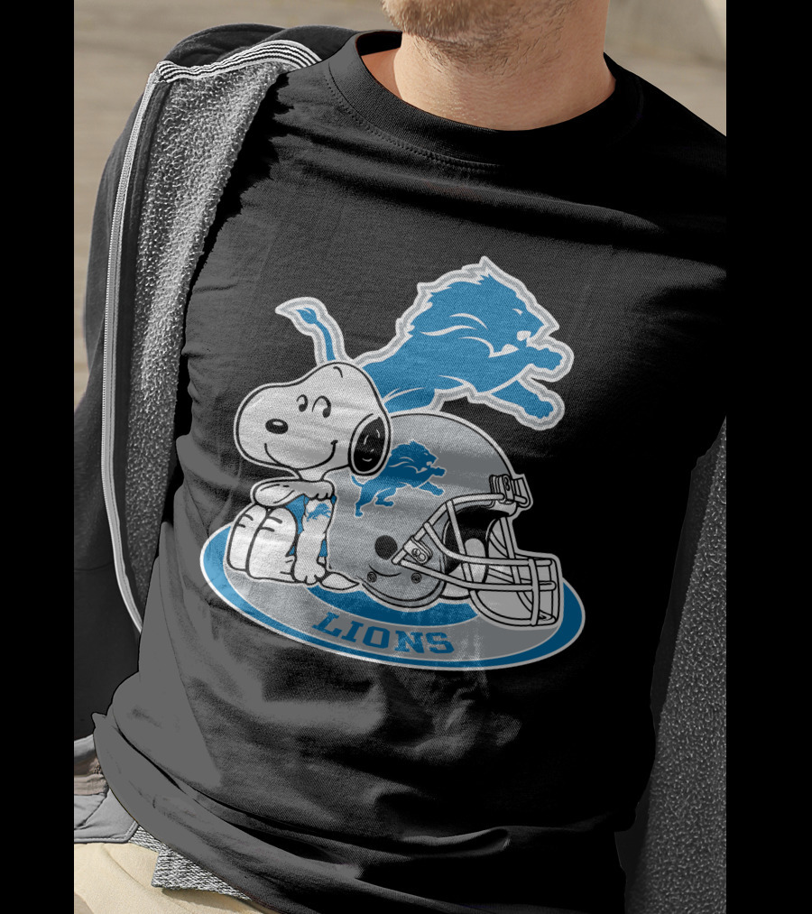 Detroit Lions Snoopy Helmet Nfl Team Logo Peanuts Featured T-Shirt