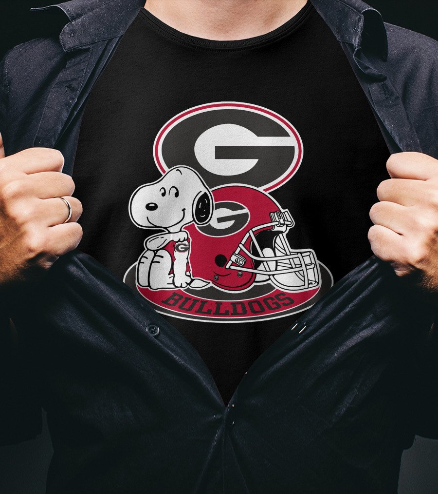 Georgia Bulldogs Snoopy Football Helmet T-Shirt
