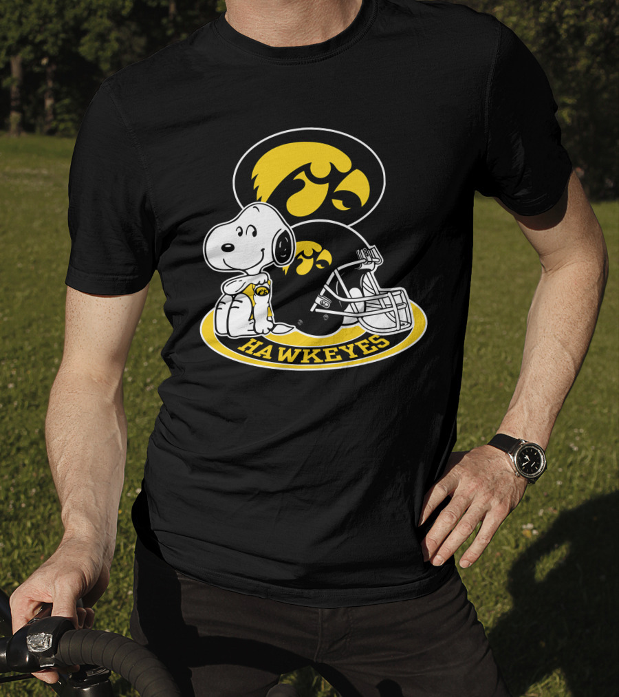 Snoopy Iowa Hawkeyes Helmet Fan T-Shirt