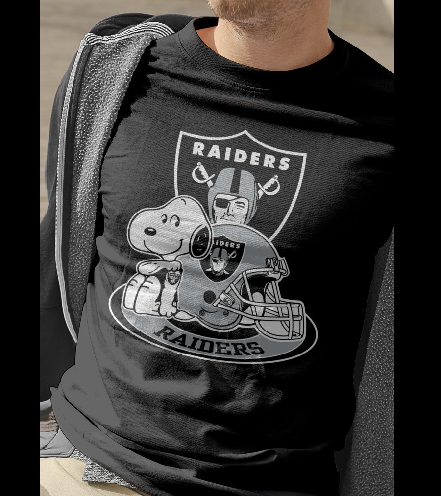 Las Vegas Raiders Snoopy Helmet And Shield T-Shirt