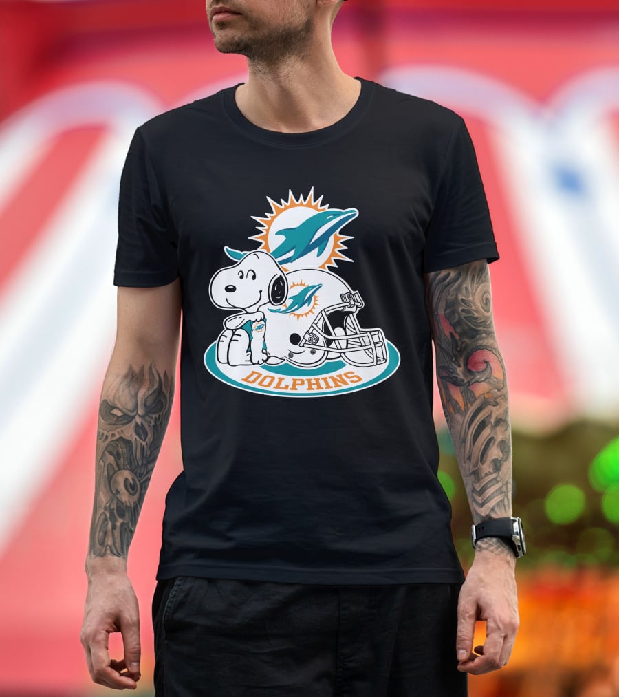 Miami Dolphins Snoopy Helmet Logo With Peanuts Character T-Shirt