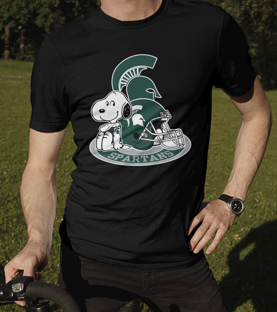 Snoopy Michigan State Spartans Football Helmet T-Shirt