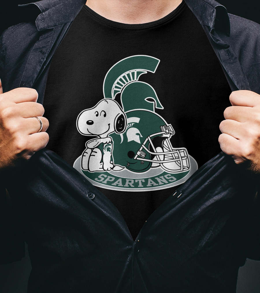 Snoopy Michigan State Spartans Football Helmet T-Shirt