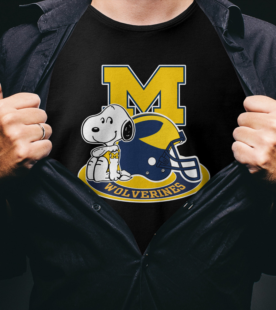 Michigan Wolverines Snoopy M Helmet T-Shirt