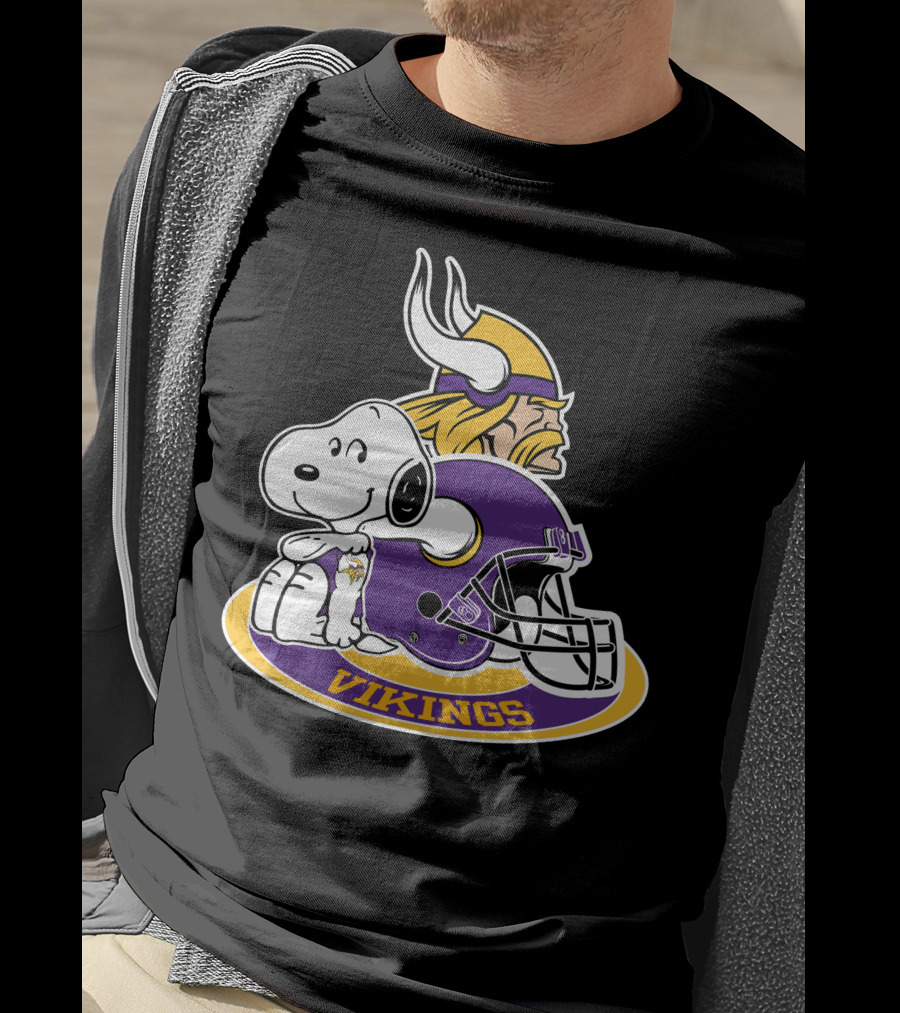 Minnesota Vikings Snoopy Helmet Vikings T-Shirt