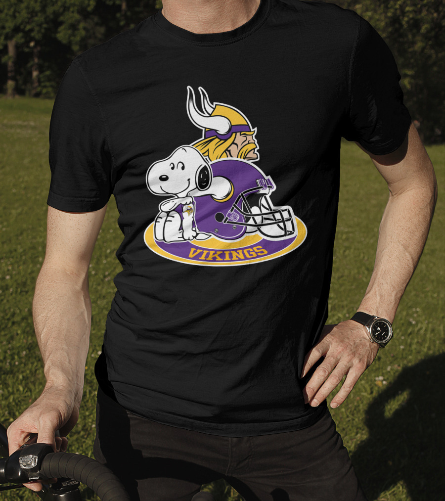 Minnesota Vikings Snoopy Helmet Vikings T-Shirt