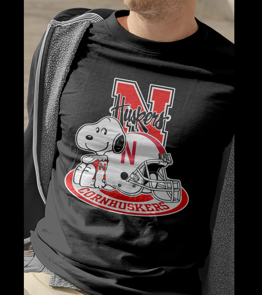Huskers Nebraska Cornhuskers Snoopy With Helmet T-Shirt