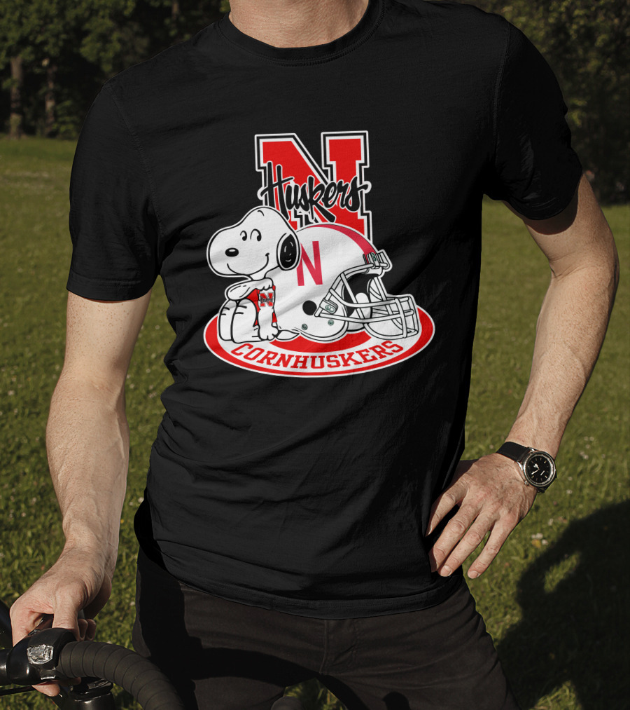 Huskers Nebraska Cornhuskers Snoopy With Helmet T-Shirt