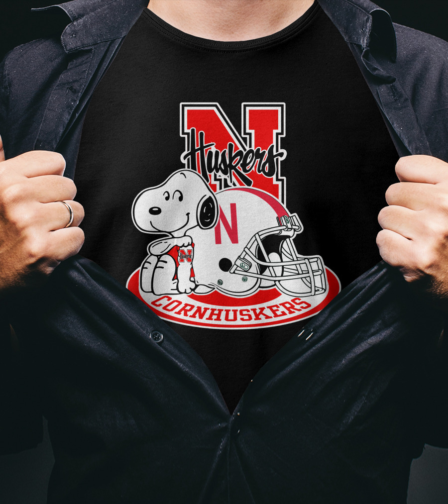 Huskers Nebraska Cornhuskers Snoopy With Helmet T-Shirt