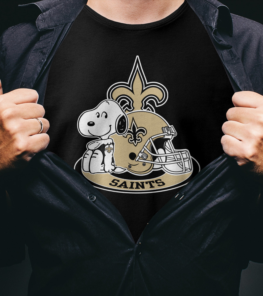 Snoopy New Orleans Saints Football Helmet Fleur-De-Lis T-Shirt