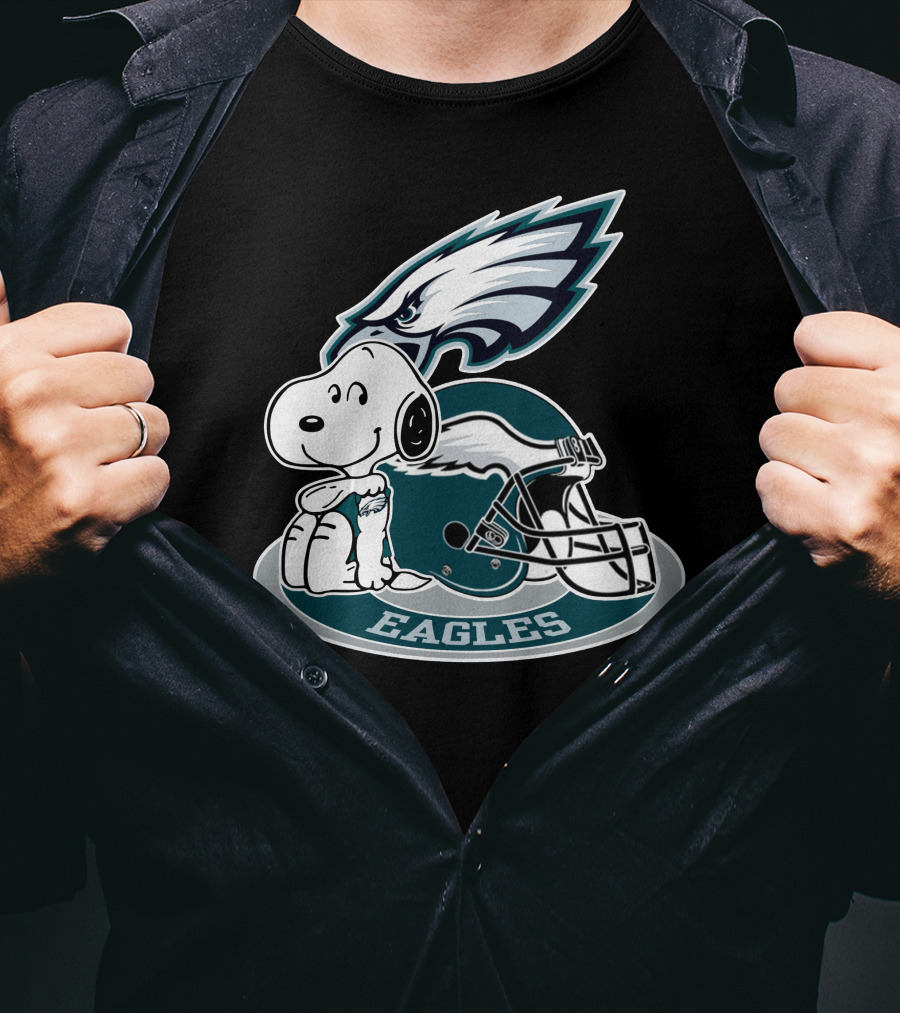 Philadelphia Eagles Snoopy Helmet T-Shirt