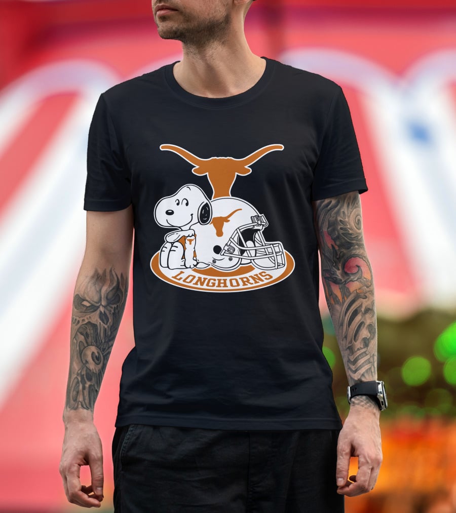 Texas Longhorns Snoopy Football Helmet T-Shirt