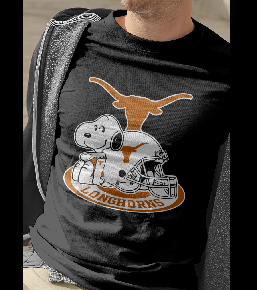 Texas Longhorns Snoopy Football Helmet T-Shirt