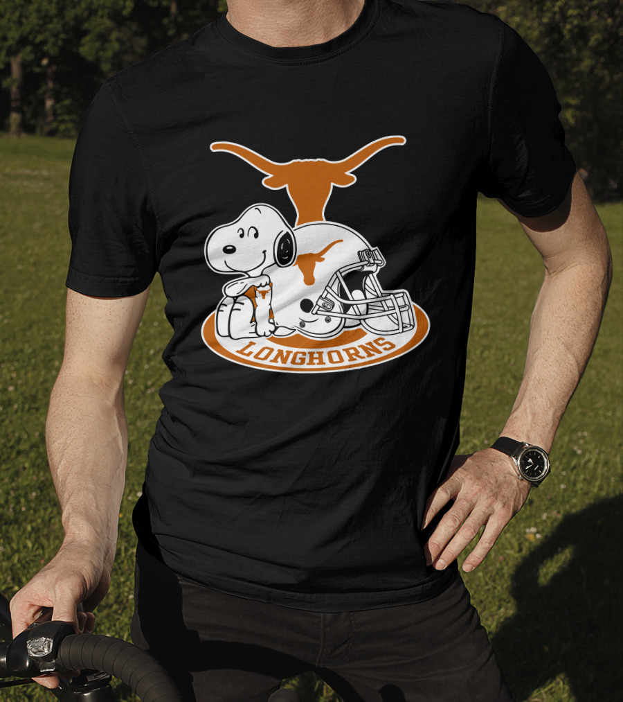 Texas Longhorns Snoopy Football Helmet T-Shirt