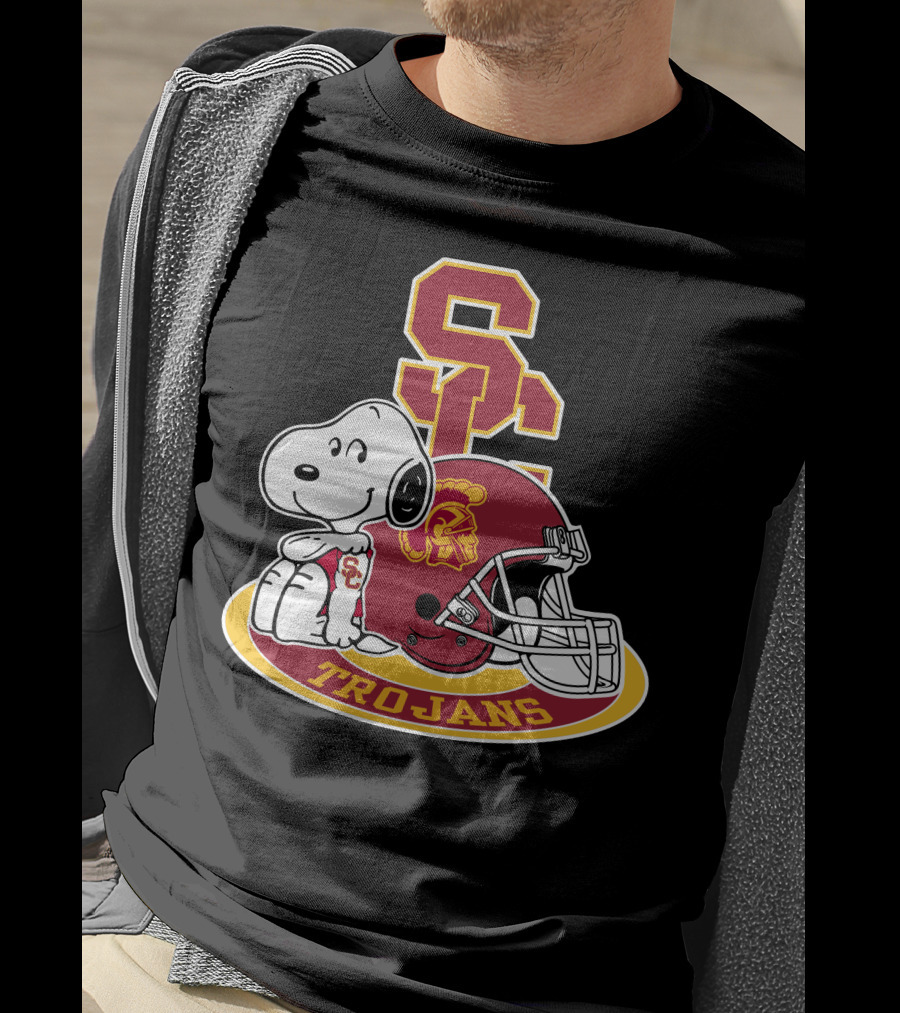 Usc Trojans Snoopy Football Helmet T-Shirt