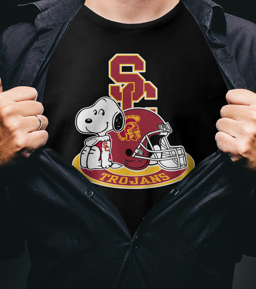 Usc Trojans Snoopy Football Helmet T-Shirt