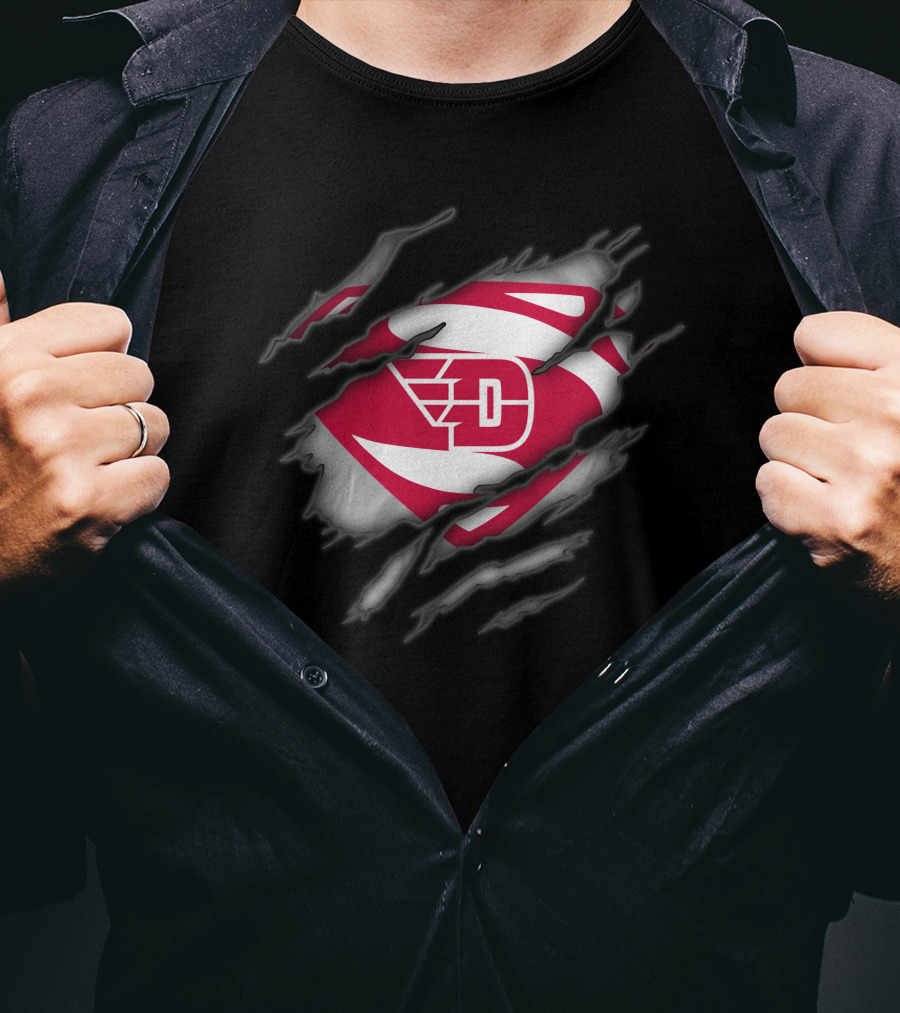 Dayton Flyers Superman Inspired Logo With Torn Fabric Effect T-Shirt