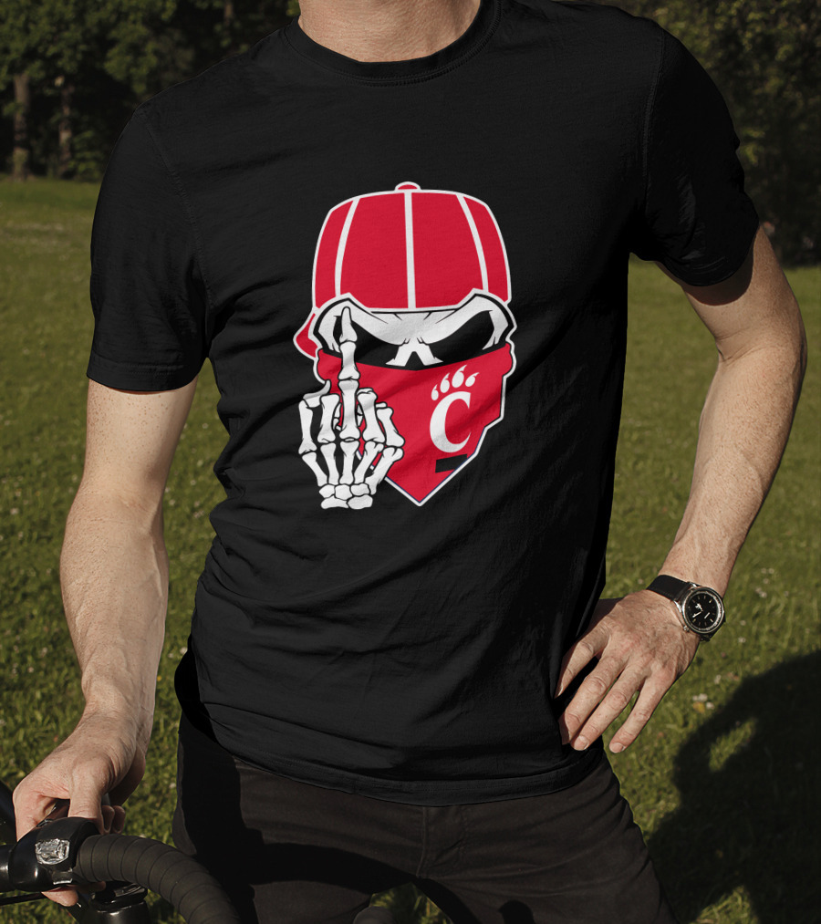 Cincinnati Bearcats Skull With Red Bandana And Skeleton Hand T-Shirt