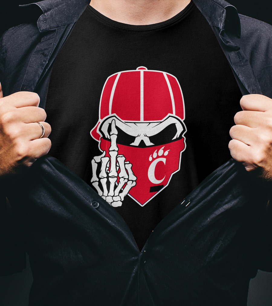 Cincinnati Bearcats Skull With Red Bandana And Skeleton Hand T-Shirt