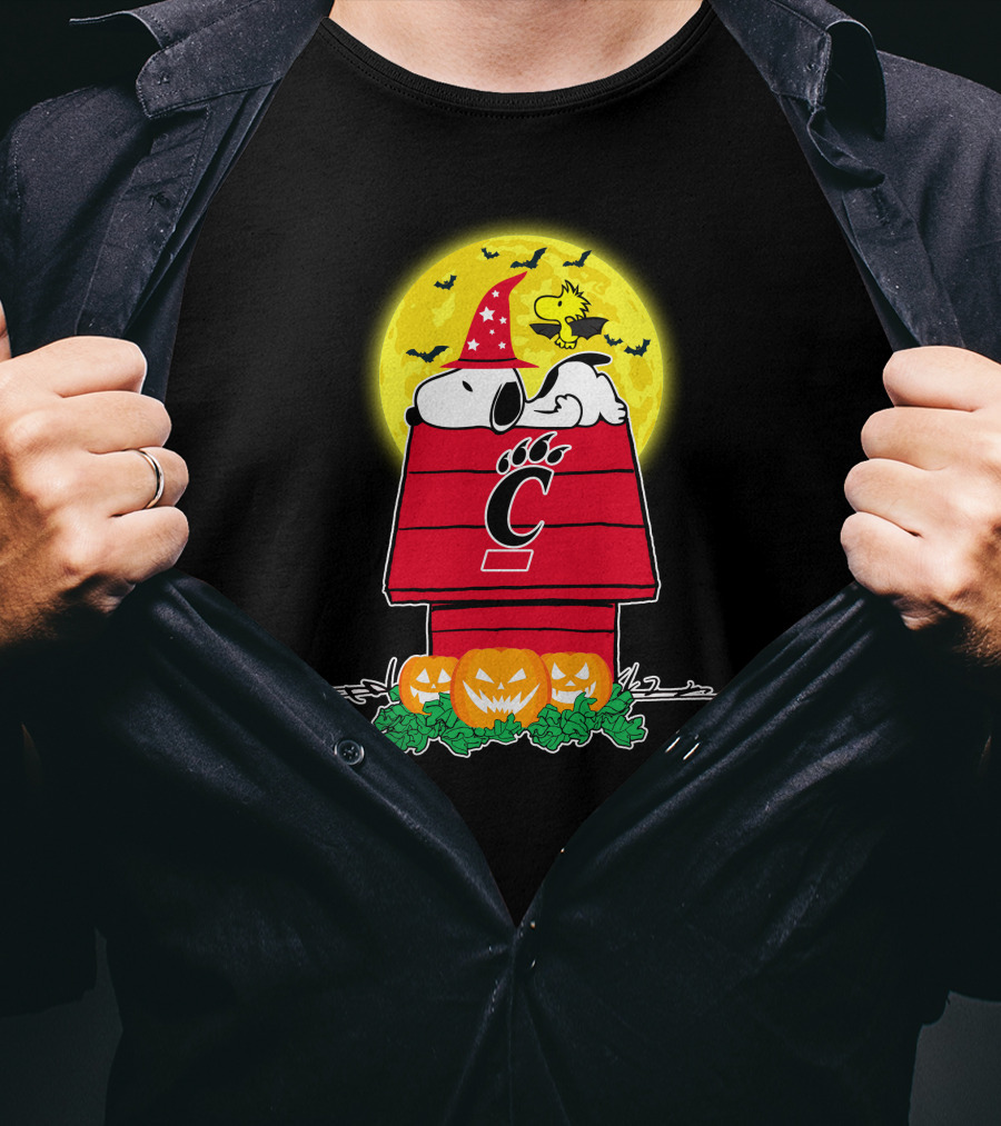 Cincinnati Bearcats Snoopy Woodstock Pumpkin Halloween T-Shirt