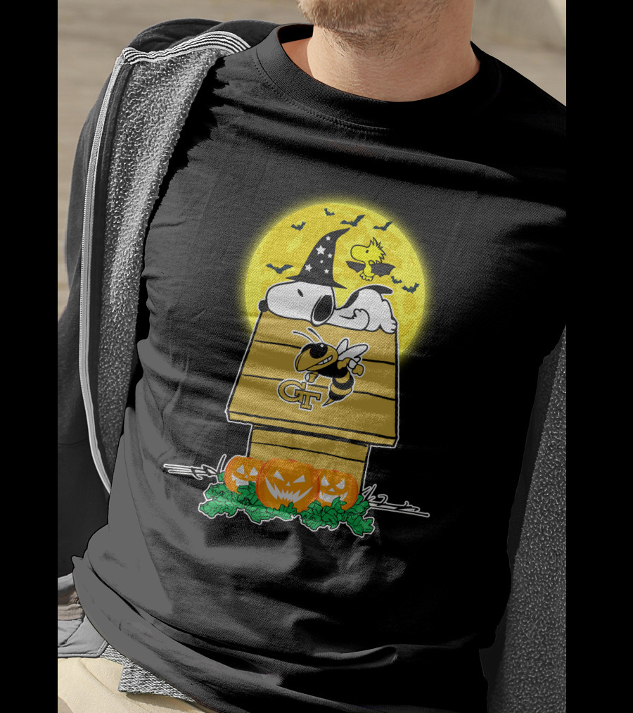Georgia Tech Yellow Jackets Snoopy Woodstock Witch Hat Pumpkins Halloween Moon T-Shirt