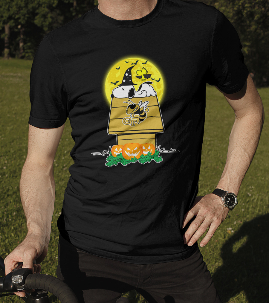 Georgia Tech Yellow Jackets Snoopy Woodstock Witch Hat Pumpkins Halloween Moon T-Shirt