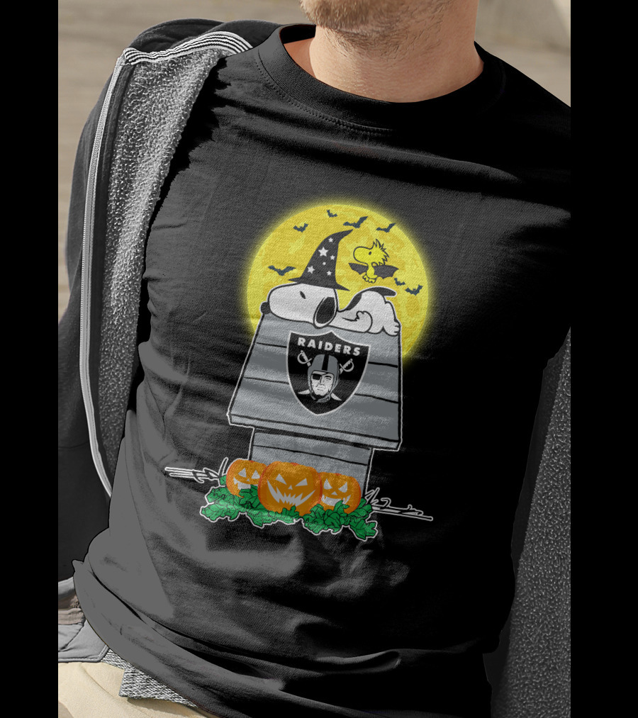 Las Vegas Raiders Snoopy Halloween Peanuts Pumpkin Patch Moon Scene T-Shirt