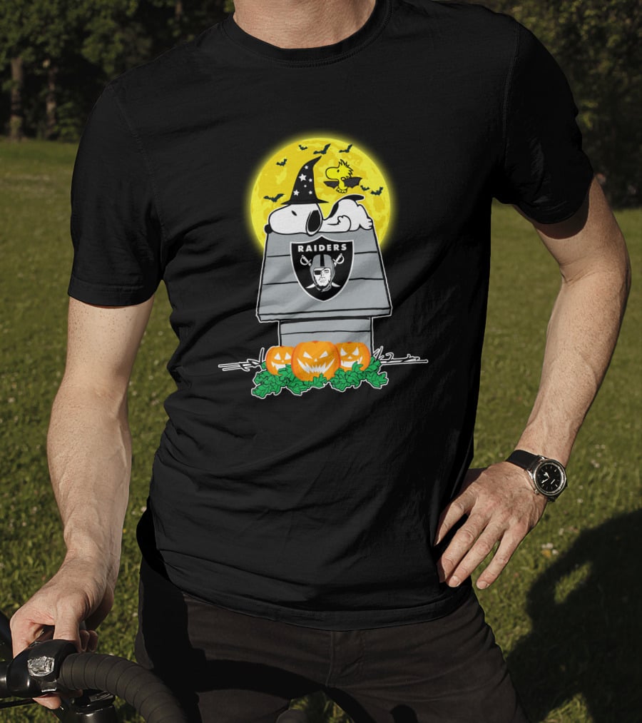 Las Vegas Raiders Snoopy Halloween Peanuts Pumpkin Patch Moon Scene T-Shirt