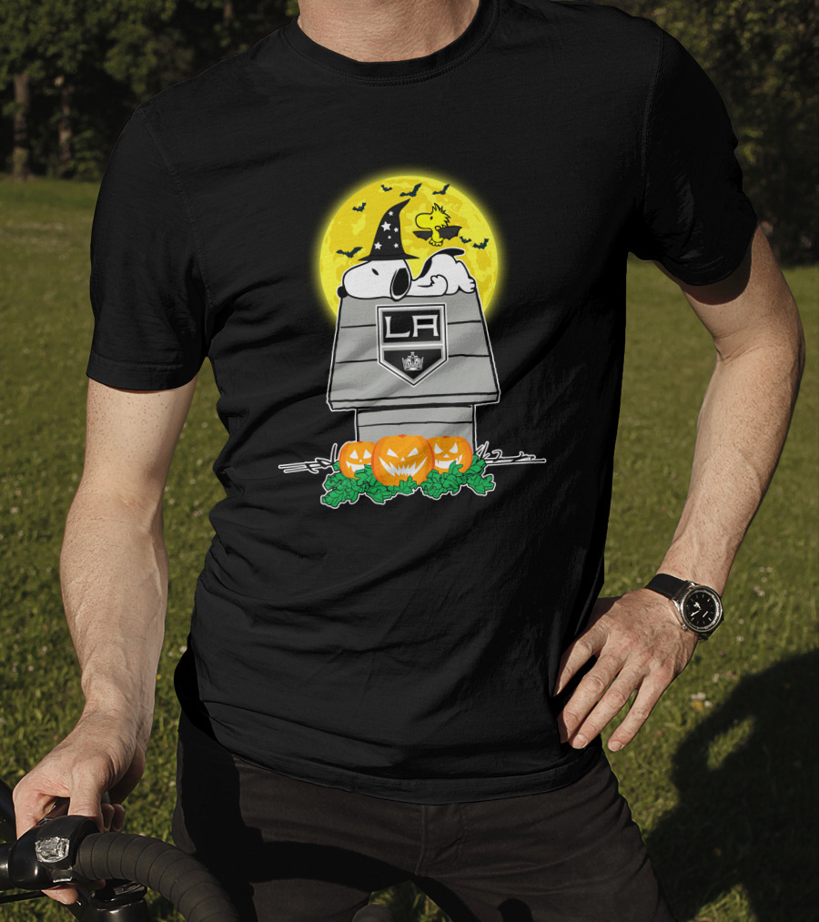 Los Angeles Kings Snoopy Halloween Doghouse Full Moon Pumpkins Woodstock T-Shirt